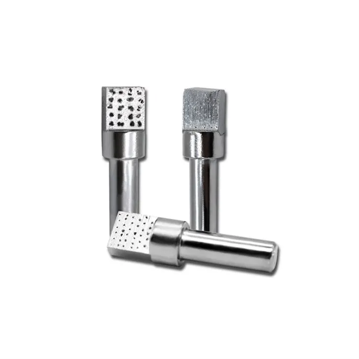 Pinna tad-Djamanti Għall-Qtugħ tal-Ħġieġ